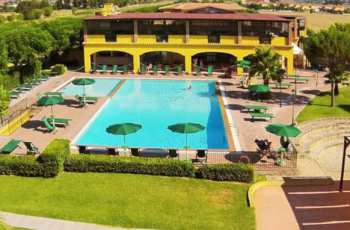 FRUIT VILLAGE BOTRICELLO MARINA DEL MARCHESE RESORT